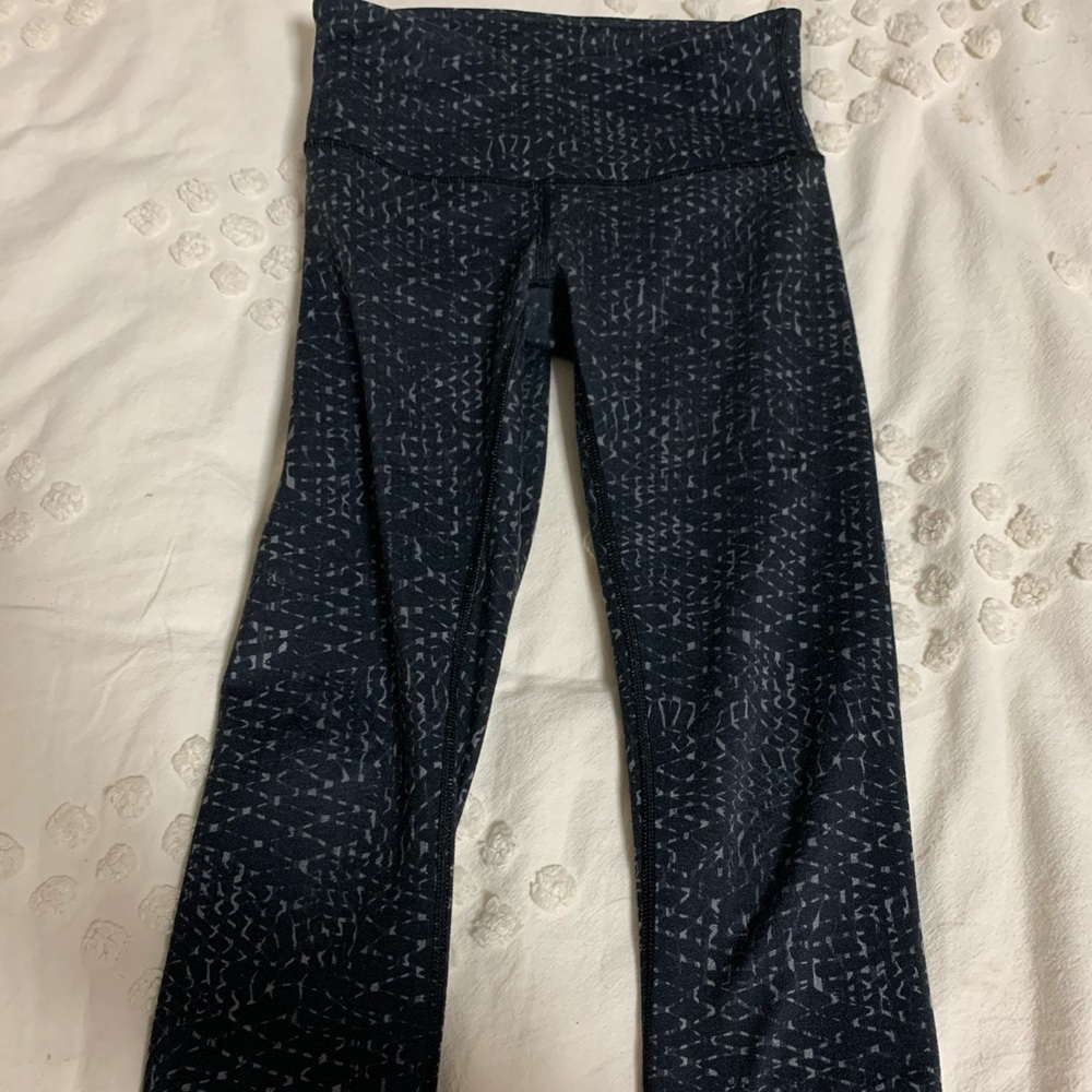 Lululemon cropped patterned leggings
